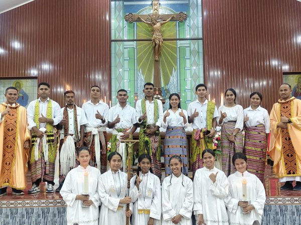 Komisi Kepemudaan KA Melantik Badan Pengurus OMK Paroki Noemuti